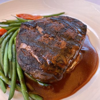 Seasons 52 - Filet Mignon and green beans - New American Near Me - Costa Mesa, California Seasons 52 - Filet Mignon and green beans - New American Near Me - Costa Mesa, California