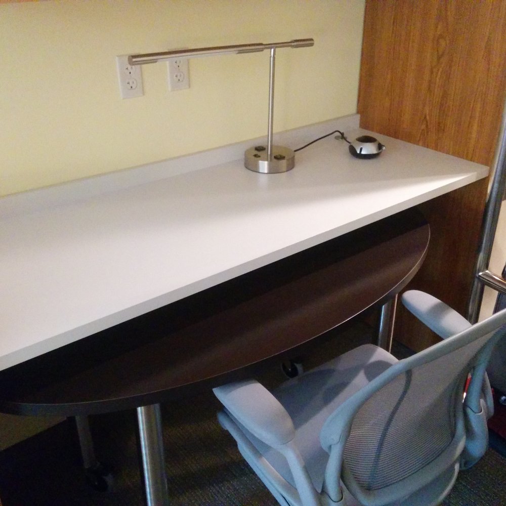 Home2 Suites by Hilton Gainesville Medical Center - Comfy desk, on wheels! - Hotels Near Me - Gainesville, Florida