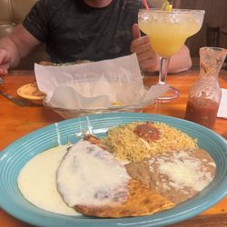 Dos Botellas - Cheese quesadilla with rice and beans