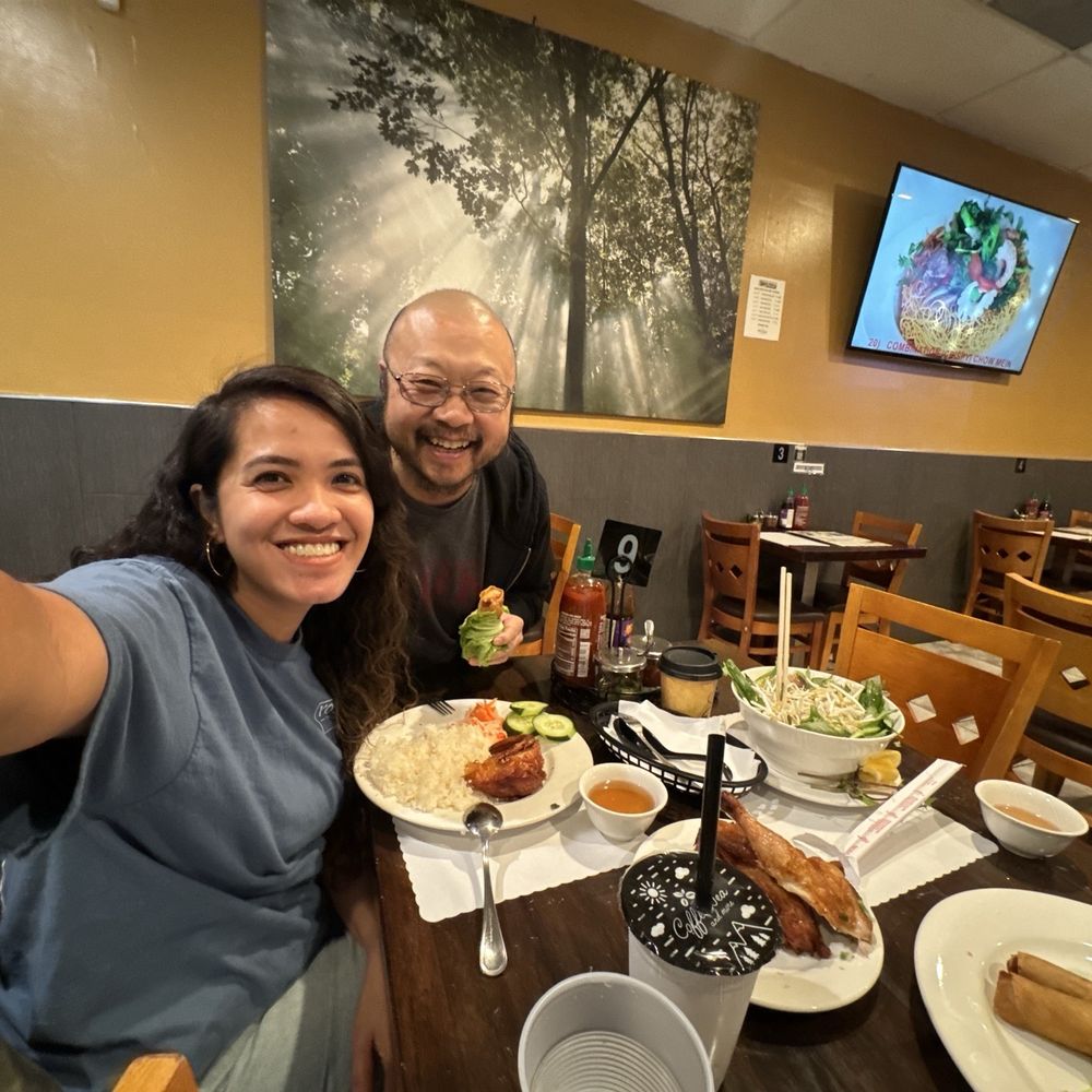 Bale Valley Restaurant - Vietnamese Near Me - Canoga Park, California