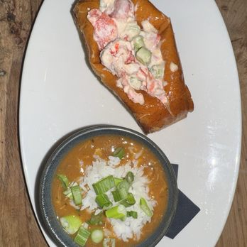 Whiskey & Oyster - lobster roll - Bars Near Me - Alexandria, Virginia