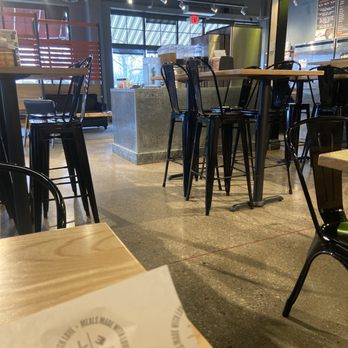 Clean Eatz - Seating - Juice Bars & Smoothies Near Me - Dublin, Ohio