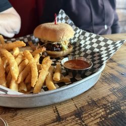 Devil's Elbow Ale & Smoke House