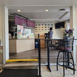 Snack Gyro - Inside the store