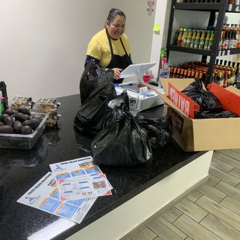 Tres islas seafood - Mariscos  al MILLONASO 100%%% She has great customer service very good employee here recommend her to take care of you. - Seafood Markets Near Me - Santa Ana, California