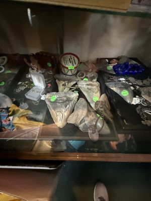 Bailey's Antiques and Aloha Shirts by null