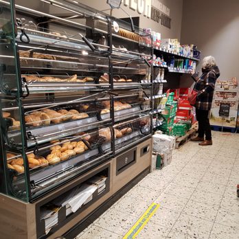 EDEKA - Station für Backwaren - Grocery Near Me - Putzbrunn, BY