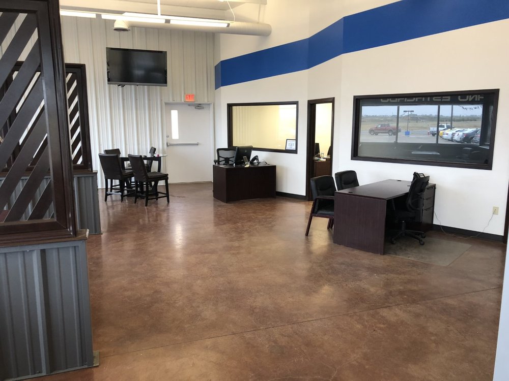 BENDER’S ON LLANO Updated August 2024 12 Photos 105 W Llano