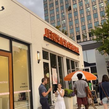 Jeni's Splendid Ice Creams - Ice Cream & Frozen Yogurt Near Me - Atlanta, Georgia