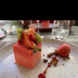 Le Central - Cubisme de fraises