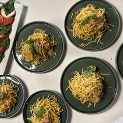 Ana María Private Chef - Italian Dinner Night....
Pasta a la Carbonara
Caprese Salad