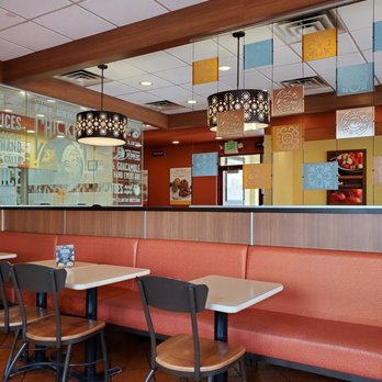 El Pollo Loco - Interior seating - Mexican Near Me - Paso Robles, California El Pollo Loco - Interior seating - Mexican Near Me - Paso Robles, California