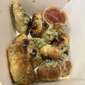 Zee’s Pizzeria - Amazing garlic knots! - Pizza Near Me - New Orleans, Louisiana Zee’s Pizzeria - Amazing garlic knots! - Pizza Near Me - New Orleans, Louisiana