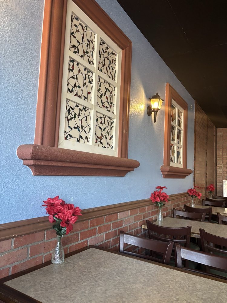 Salvi’s Pupuseria And Restaurante