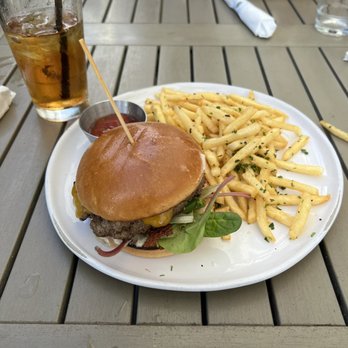 Lake Park Diner - Classic Burger - New American Near Me - Naples, Florida Lake Park Diner - Classic Burger - New American Near Me - Naples, Florida