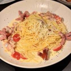 Bacon cream pasta