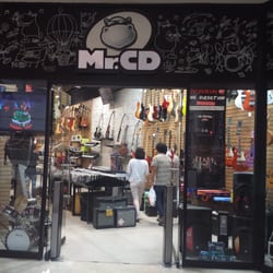 Mr. CD Galerias - Entrada al nuevo local, el cual no es ni la mitad de grande del que se cambiaron.