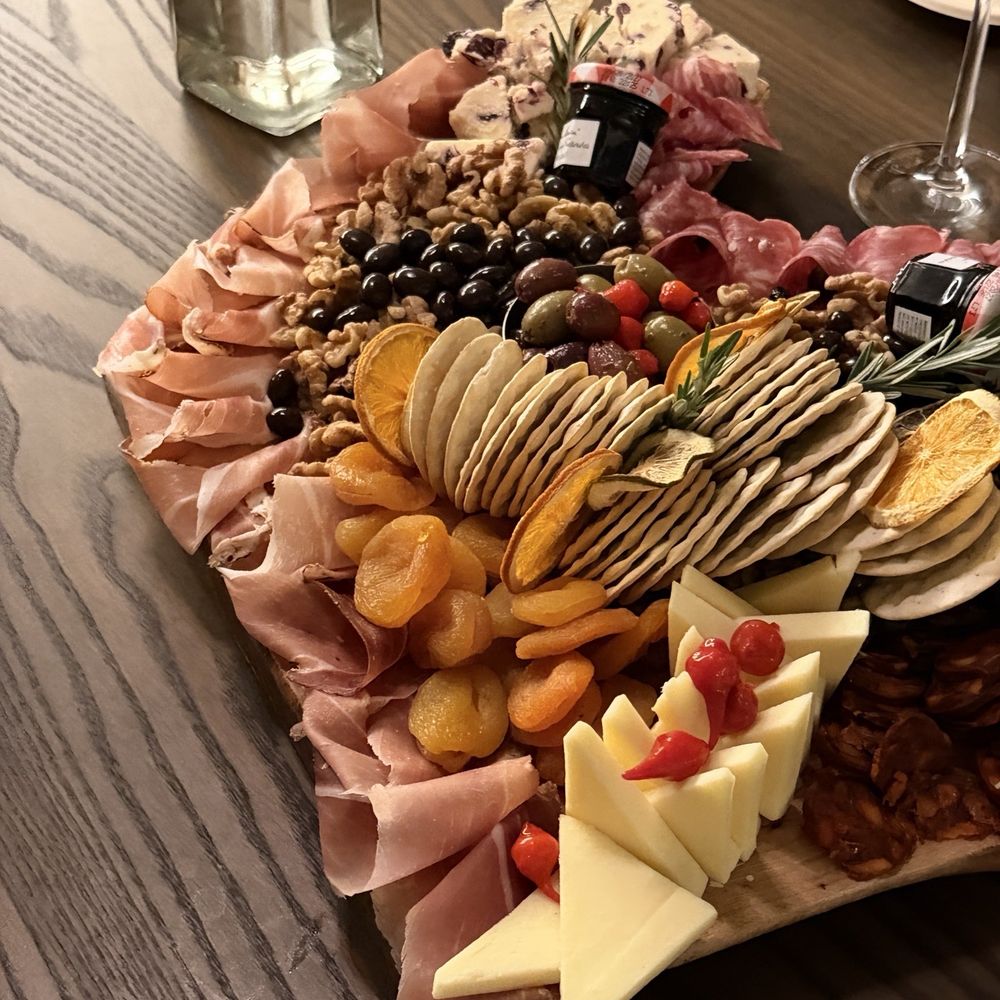 Slate Theory Winery - Wine Tasting Room Near Me - Fredericksburg, Texas