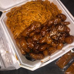 sesame chicken with lo mein