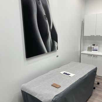 Radiant Waxing Denver - Cold outside? Cozy inside. Our heated treatment tables keep you warm, comfortable & relaxed -- even during Colorado cold spells - Waxing Near Me - Denver, Colorado Radiant Waxing Denver - Cold outside? Cozy inside. Our heated treatment tables keep you warm, comfortable & relaxed -- even during Colorado cold spells - Waxing Near Me - Denver, Colorado