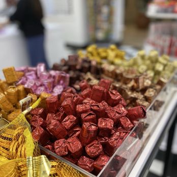 See's Candies - Candy Stores Near Me - San Mateo, California See's Candies - Candy Stores Near Me - San Mateo, California