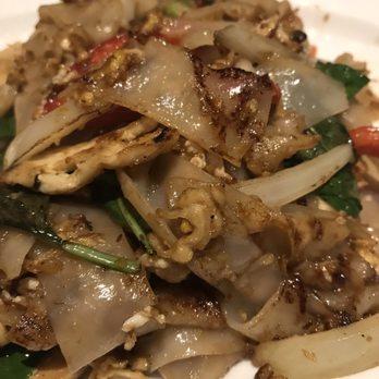 Ploy's Thai Food - Drunken Noodles (medium spice) with Chicken. - Thai Near Me - Portland, Oregon