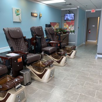 Maci’s Nails - Nail Salons Near Me - Olive Branch, Mississippi
