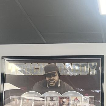 Sundays Eatery - Interior - Soul Food Near Me - Miami Gardens, Florida