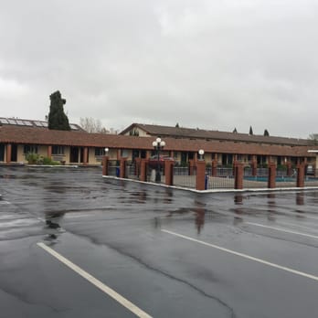 Wine Valley Lodge - To the pool, through an open parking lot - Hotels Near Me - Napa, California