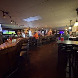 Rookie's Sports Bar & Grill - Atmosphere