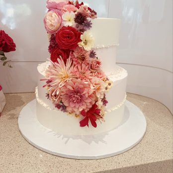 Karina's Cake House - Bakeries Near Me - Glendale, California