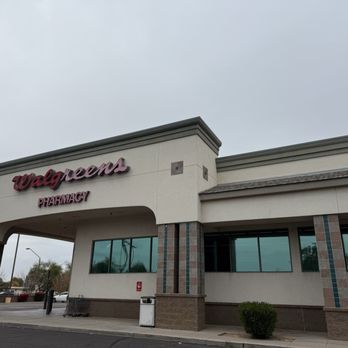 Walgreens - Storefront - Drugstores Near Me - Gilbert, Arizona Walgreens - Storefront - Drugstores Near Me - Gilbert, Arizona