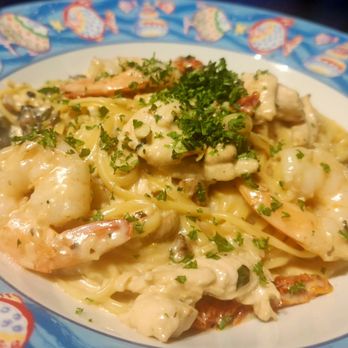 Lapointe Fish - Shrimp and chicken fettucine - Seafood Near Me - Ottawa, Ontario Lapointe Fish - Shrimp and chicken fettucine - Seafood Near Me - Ottawa, Ontario