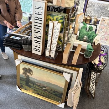 Museum Outlets - Berkshires swag - Home Decor Near Me - Pittsfield, Massachusetts