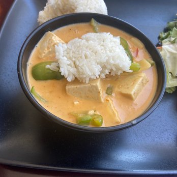 Bamboo Thai Bistro - Red curry with steamed tofu - Thai Near Me - Redondo Beach, California