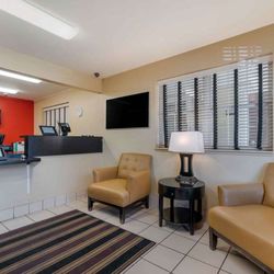 Extended Stay America - Santa Rosa - South - Lobby and Guest Check-in