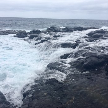 Queen's Bath - Swimming bath at high tide. Pool is filling up ! - Landmarks & Historical Buildings Near Me - Princeville, Hawaii