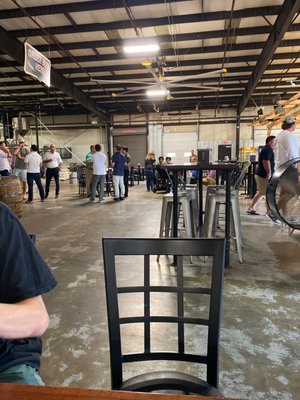 Seminar Brewing & Elliott's BBQ Lounge by null