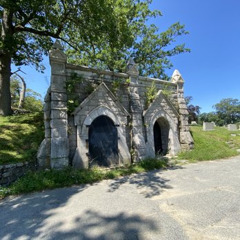 Oak Grove Cemetery - Funeral Services & Cemeteries Near Me - Fall River, Massachusetts