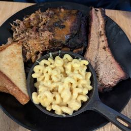 The mixed platter with Mac N cheese