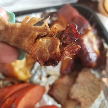 Robert Earl's BBQ - Brisket edge - Barbeque Near Me - Long Beach, California
