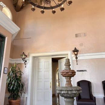 Harris Ranch - Hotels Near Me - Coalinga, California