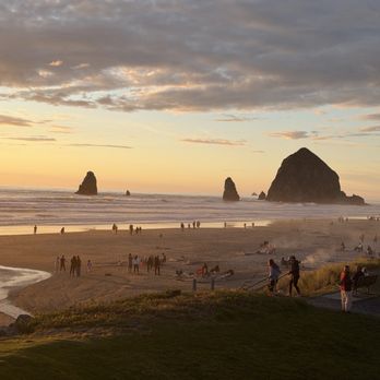 The Ocean Lodge - Haystack Rock. Evening view from balcony - Hotels Near Me - Cannon Beach, Oregon The Ocean Lodge - Haystack Rock. Evening view from balcony - Hotels Near Me - Cannon Beach, Oregon