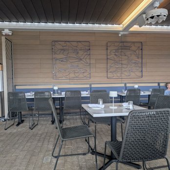 Tommy Bahama Marlin Bar - Outdoor seating - Men's Clothing Near Me - Winter Park, Florida Tommy Bahama Marlin Bar - Outdoor seating - Men's Clothing Near Me - Winter Park, Florida