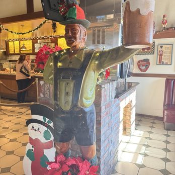 Harry's Hofbrau - German guy statue - American Near Me - San Leandro, California