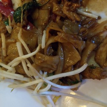 JP Thai Kitchen - Chicken drunken noodles - Thai Near Me - Sacramento, California JP Thai Kitchen - Chicken drunken noodles - Thai Near Me - Sacramento, California