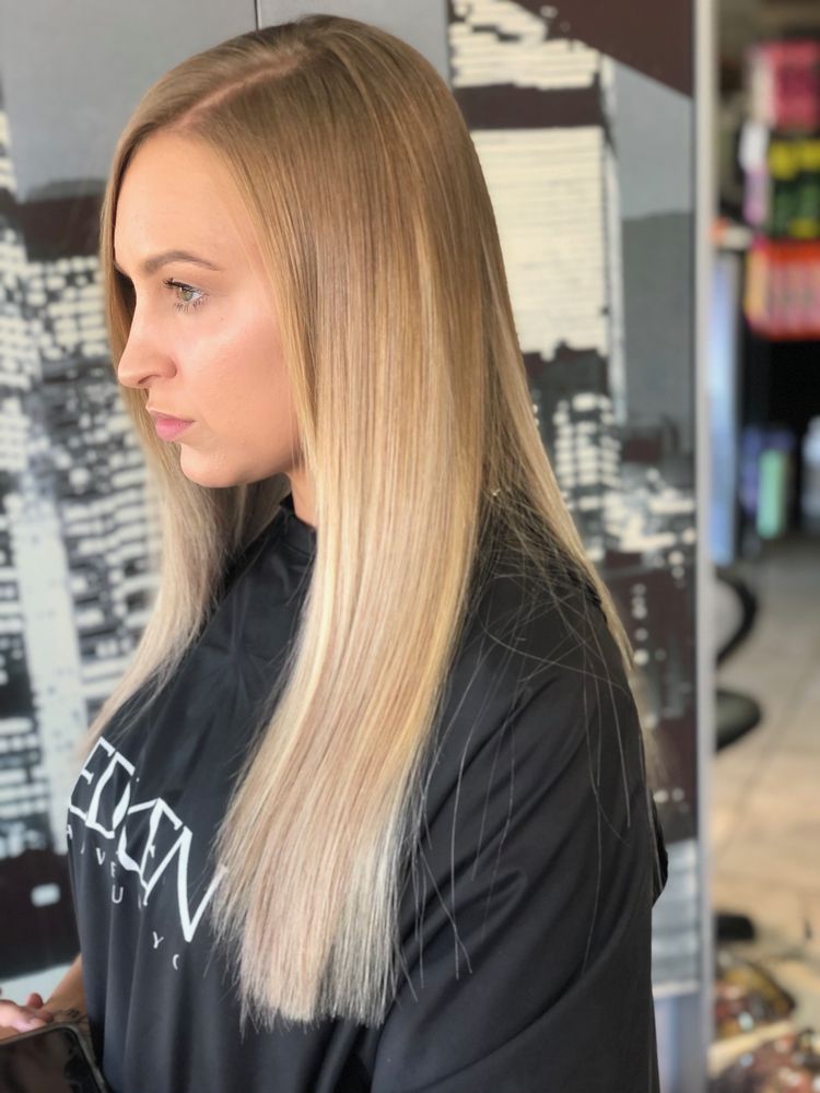 MARY’S SHEAR ARTISTRY 10536 Main St, Roscoe, Illinois Hair Salons