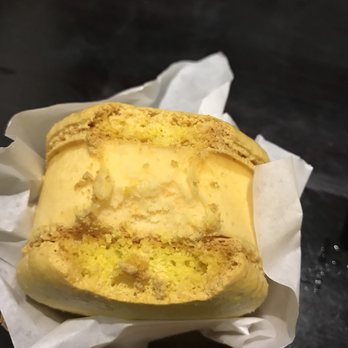 Sushi Kuchi - Macaron ice cream- Mango flavor - Japanese Near Me - Carlsbad, California
