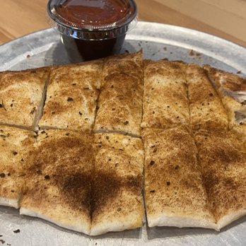 Graffiti Pizza - Garlic Bread - Pizza Near Me - Pensacola, Florida