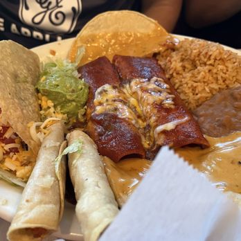 Chuy's - Beef, Chicken or Combo - Tex-Mex Near Me - Austin, Texas